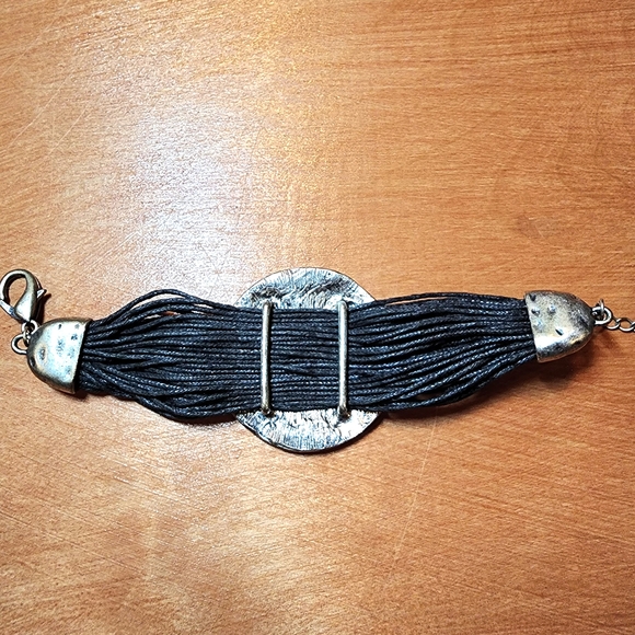 Vintage Black and Silver Bracelet - Picture 4 of 4
